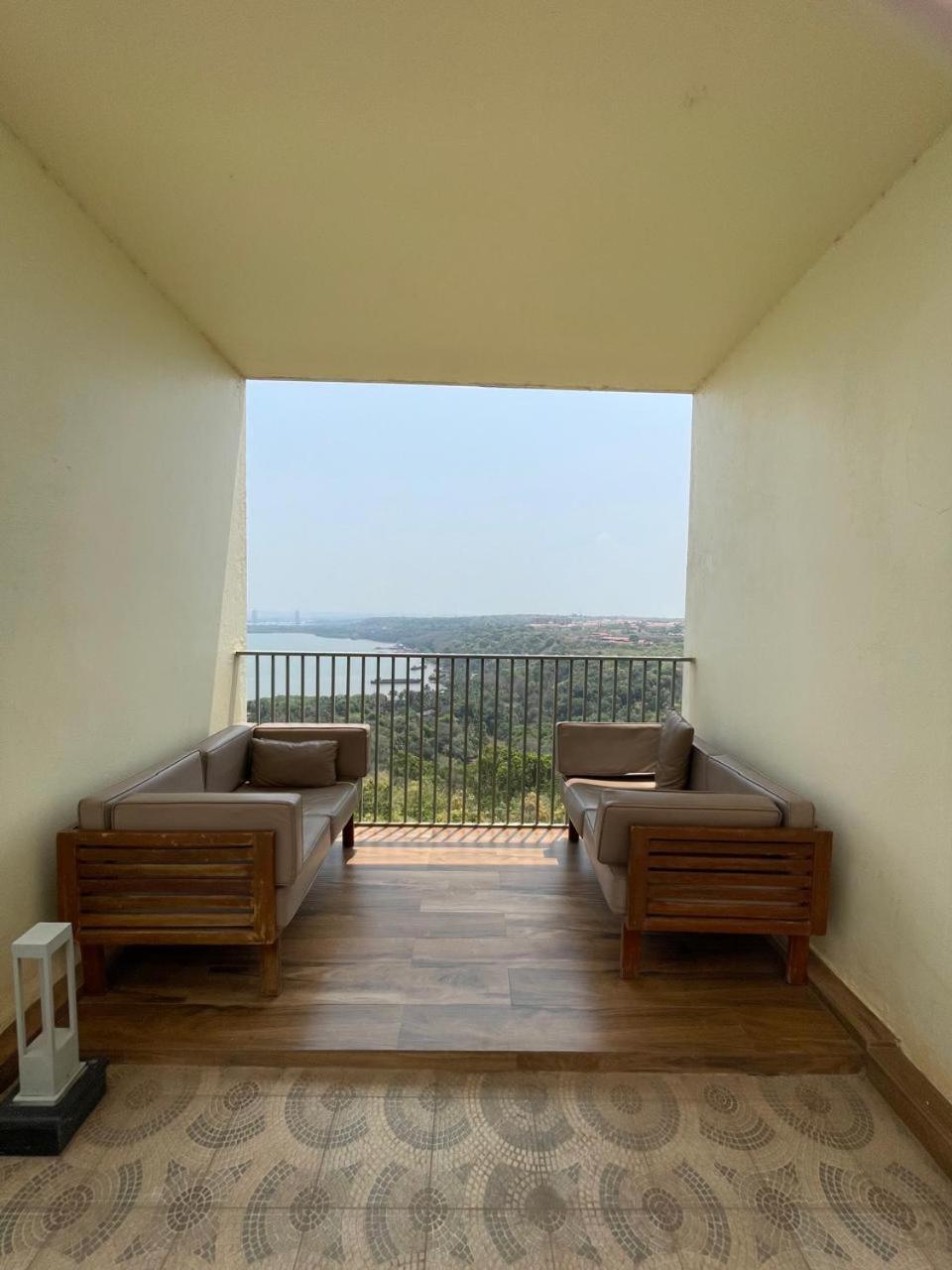 Good Stay 2Bhk Pool Apartment 10 Mins From Dabolim Airport Goa 102 Consua 외부 사진